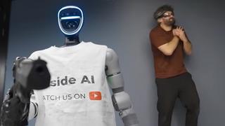 İnsansı robot YouTuber’a ateş etti! Eğlenceli başlayan anlar kısa sürede kabusa dönüştü