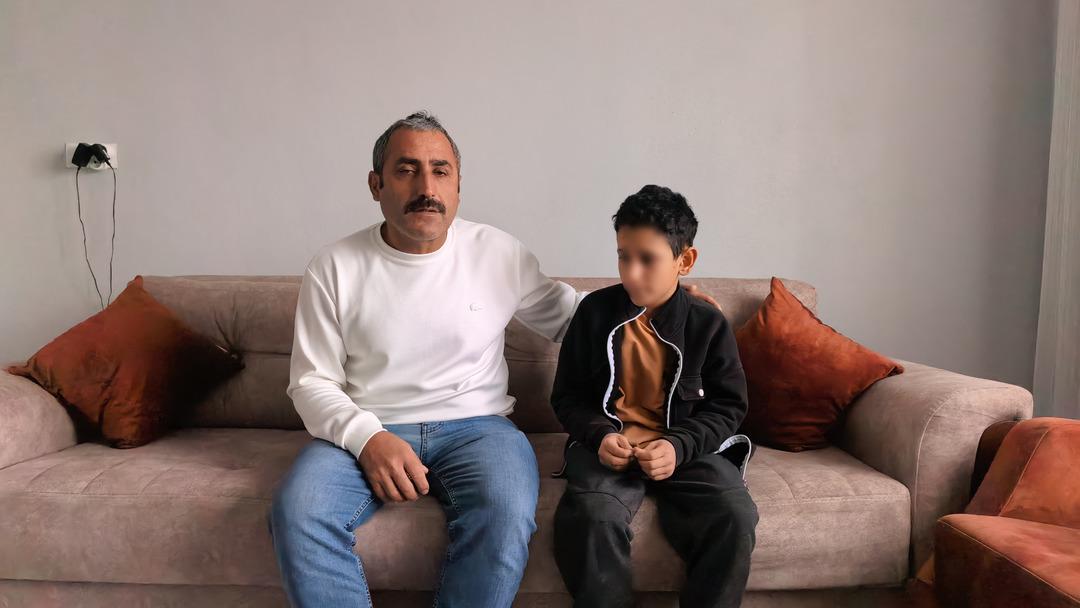 Ortaokulda müdür dehşeti: Öğrenciyi yakasından tutup yere attı! Seni buraya gömerim 4