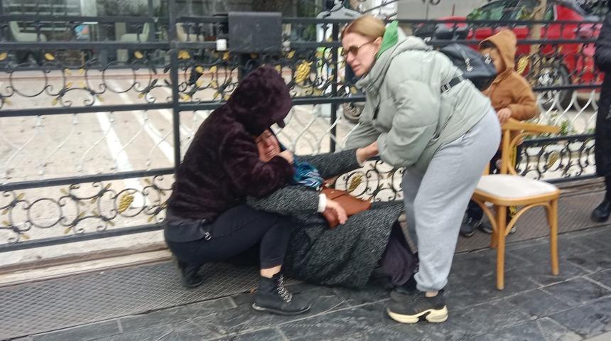 Kuyumcu mağdurlarının eyleminde yaşlı kadın fenalaştı