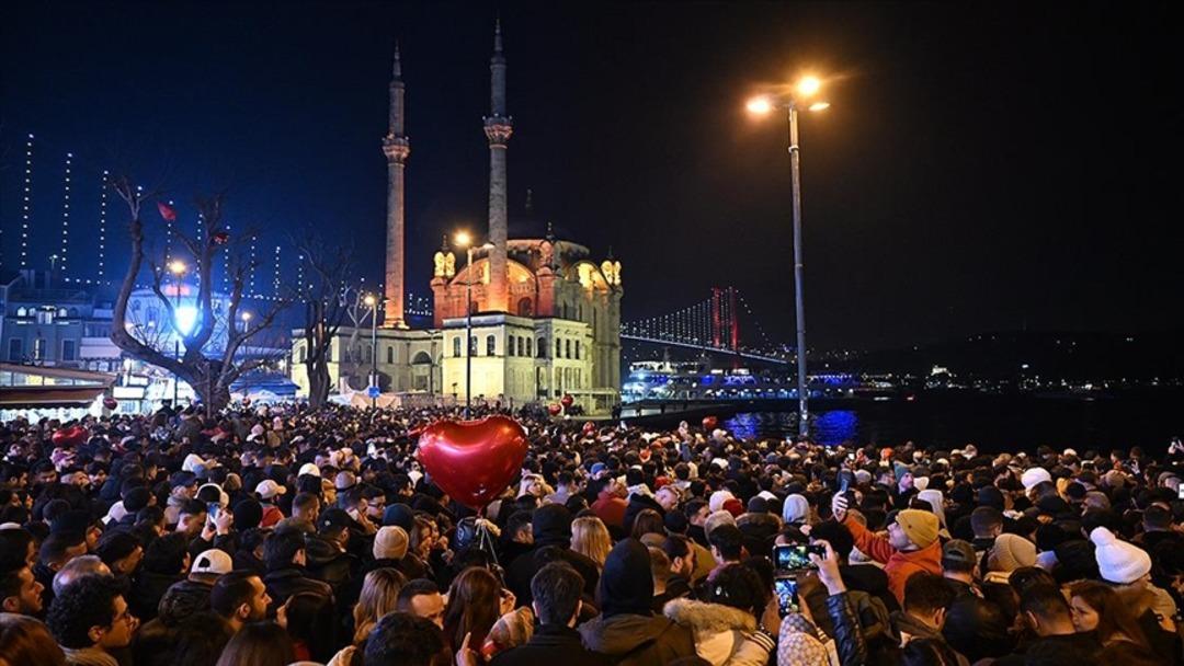Yılbaşı eğlencesinin fiyatları belli oldu: Kişi başı ücretler 30 bine kadar dayandı! 1