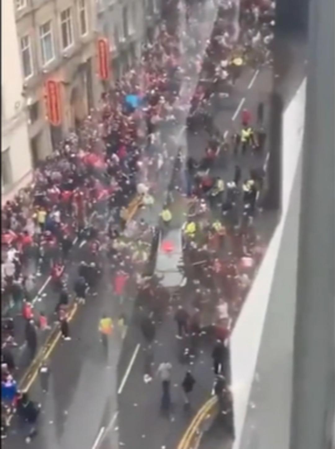 Binlerce insanın içine arabayla dalıp 100 den fazla insanı ezdi: Aralarında bebek ve çocuklar da var! 4