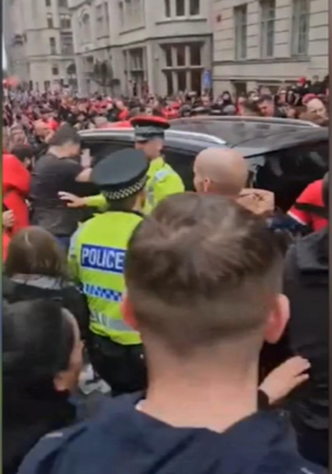 Binlerce insanın içine arabayla dalıp 100 den fazla insanı ezdi: Aralarında bebek ve çocuklar da var! 5