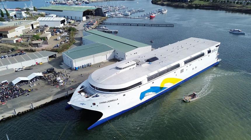 Denizlerin "Tesla"sı: D&uuml;nyanın en b&uuml;y&uuml;k elektrikli gemisi ilk testi ge&ccedil;ti