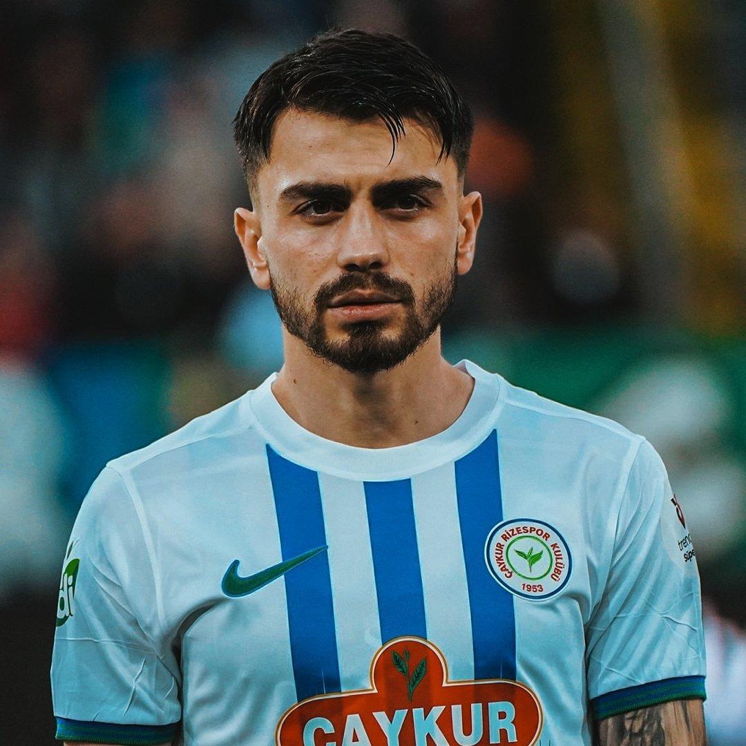 Galatasaray ın sağ bek radarına gen&ccedil; yetenek: Taha Şahin 1