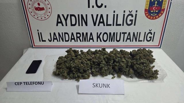 Didim’de yabancı uyruklu şahsın evinde 1 kilo uyuşturucu ele geçirildi