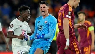 Lille kalecisi Berke &Ouml;zer'e d&uuml;nya devi talip! Fenerbah&ccedil;e pay alacak