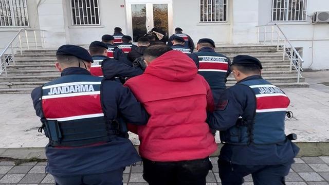 Yurt dışına kaçmak isterken yakalanan 5 kişi tutuklandı