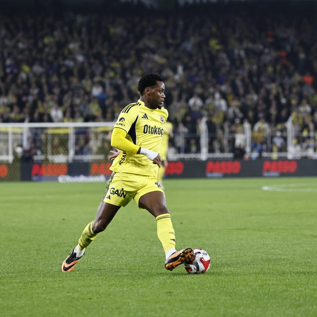 Fenerbahçe yi sakatlıklar vurdu! Duran ve Brown Konyaspor maçında oyundan alındı 2