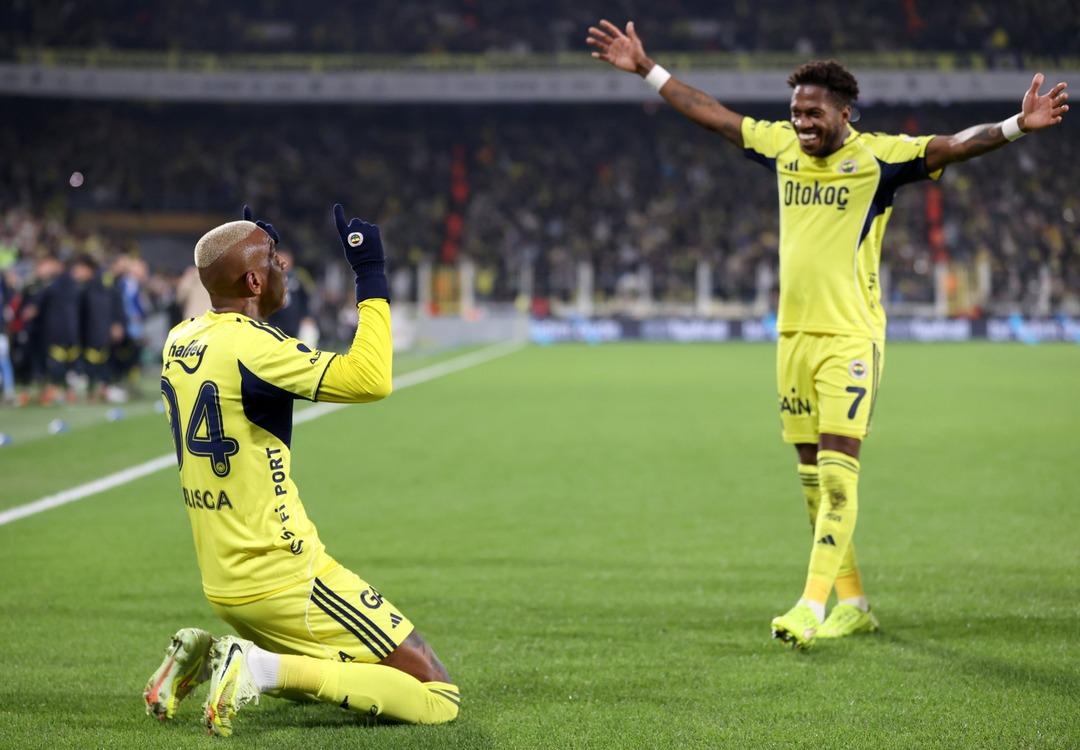 (Özet) Fenerbahçe - Tümosan Konyaspor Maçı Özeti ve Tüm Önemli Anları 4