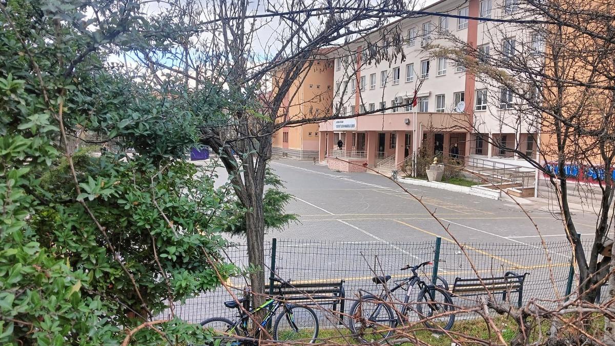 Lisede mide bulandıran olay! Tacizci öğretmen tutuklandı