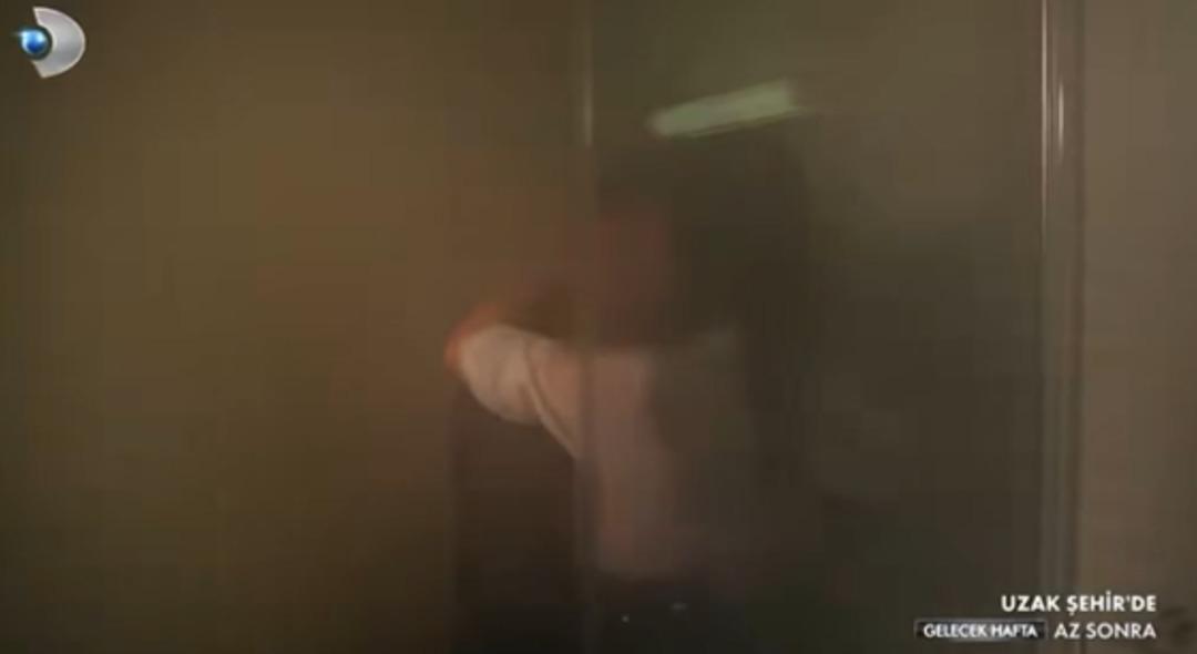 Uzak Şehir de beklenen oldu: Alya ve Cihan ın duşta ateşli sahneleri sosyal medyayı salladı 2