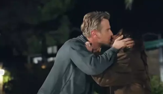 &Ouml;p&uuml;şme sahnesi de kurtaramadı! &Uuml;zen karar