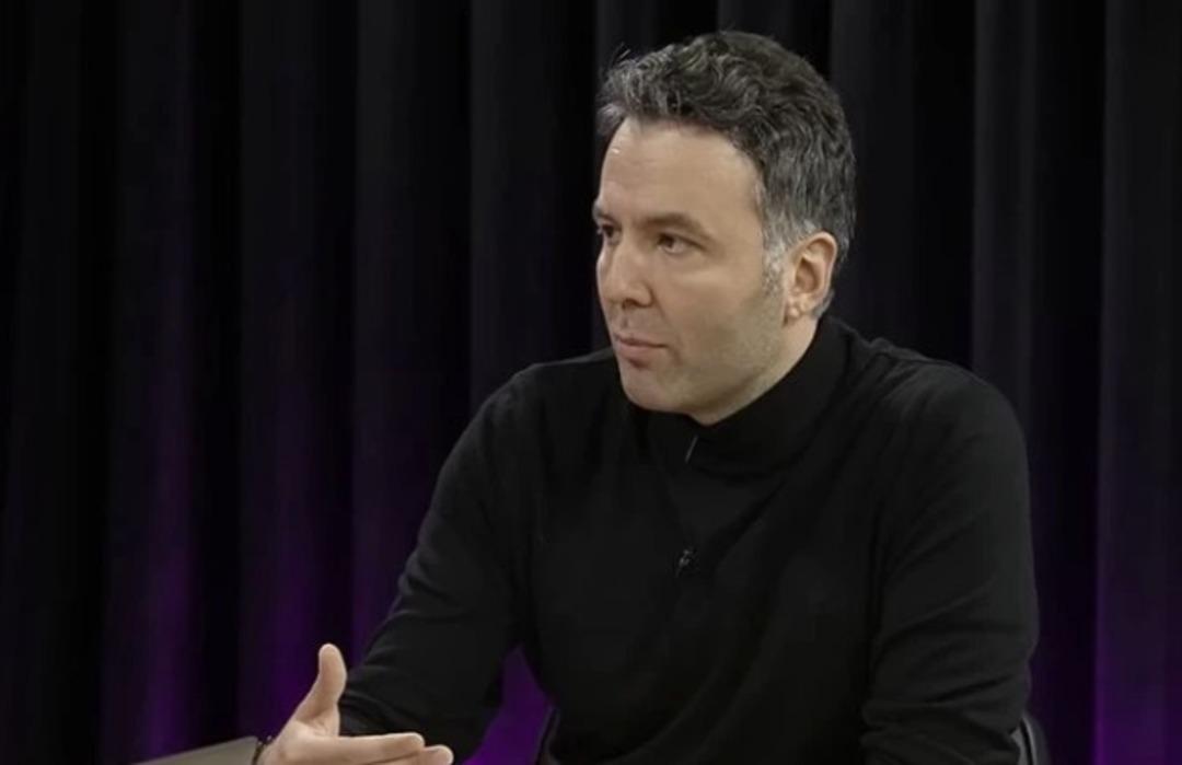 Mehmet Akif Ersoy dan Furkan Torlak a  K&uuml;t&uuml;phane  esprisi! Mekana b&ouml;yle g&ouml;t&uuml;rm&uuml;ş 3