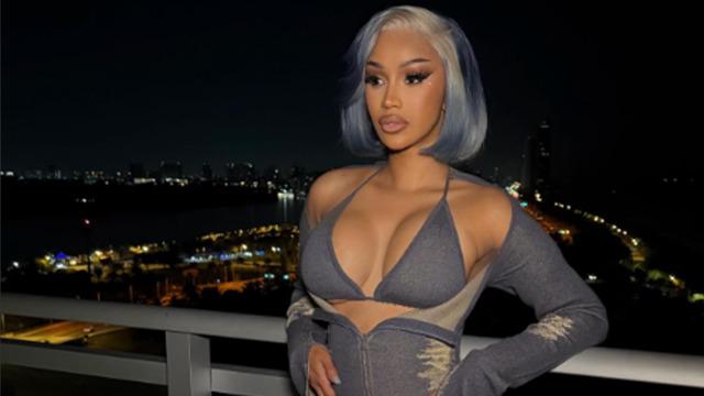 Cardi B, pardösü giyip başörtüsü taktı! O hali gündem oldu