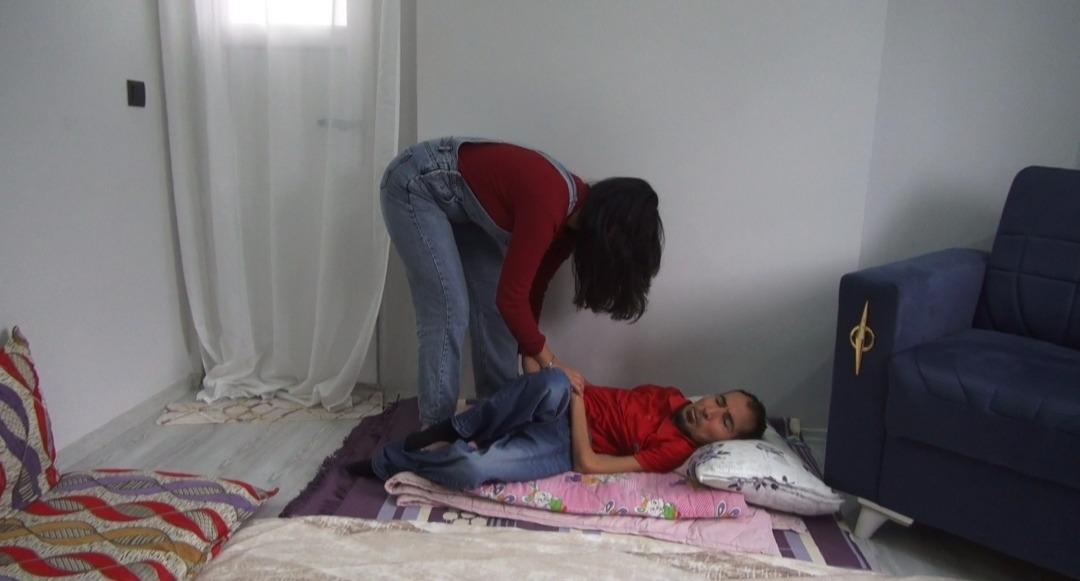 Ne ellerini ne de ayaklarını kullanabiliyor: 20 yılda 16 kitap çıkardı! 5