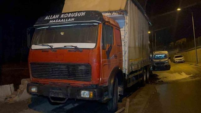 Bisiklet yüklü kamyonda çıkan yangının sebebi araştırılıyor 1