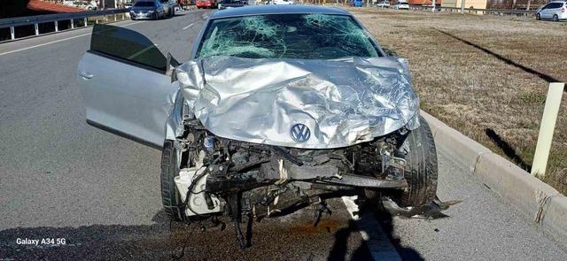 İki aracın çarpıştığı kazada yaşlı sürücü hayatını kaybetti 1