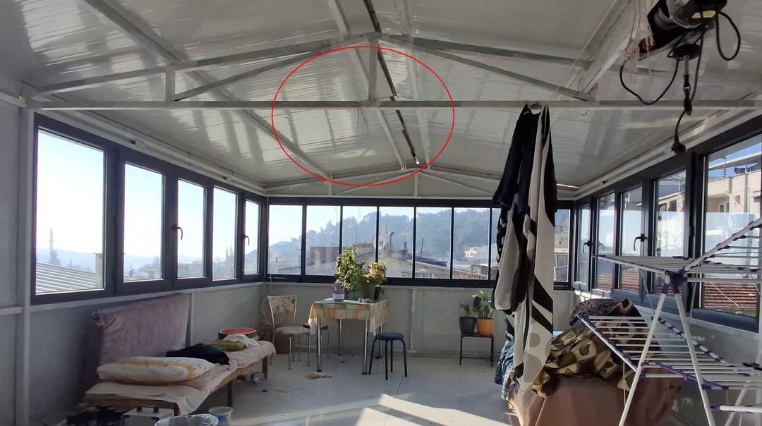 Baba &ccedil;atı katında, kızı odada &ouml;l&uuml; bulundu! Evin i&ccedil;inden g&ouml;r&uuml;nt&uuml;ler... 3