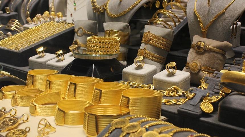 &Ccedil;eyrek altın fiyatlarında dalgalanma: Yatırımcılar ne yapmalı?