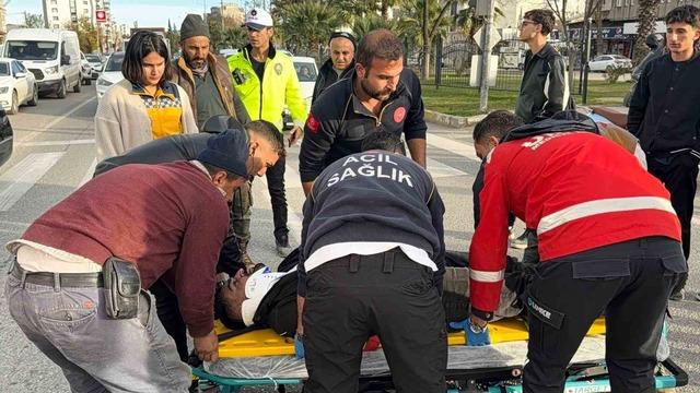 Yayaya çarpmamak için motosikleti devirdi: 1 yaralı 1