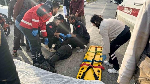 Yayaya çarpmamak için motosikleti devirdi: 1 yaralı 2