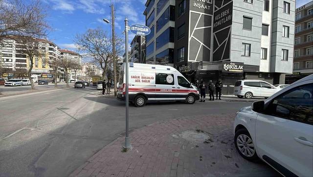 Kiracı, d&uuml;kkan sahibini g&ouml;ğs&uuml;nden bı&ccedil;akladı 1