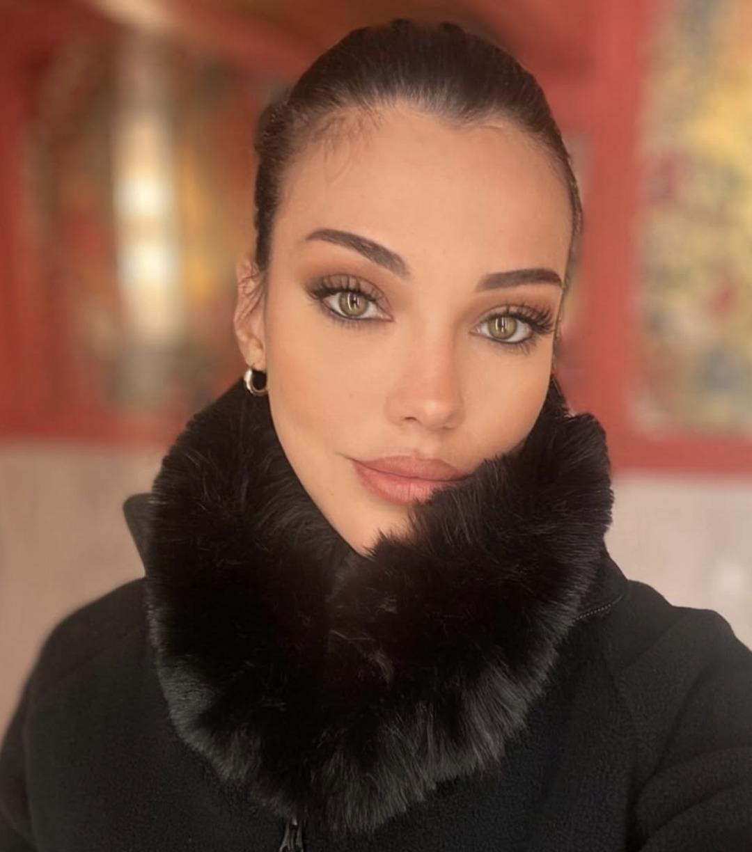 2025’in en güzel kadın oyuncuları belli oldu! Türkiye nin en güzel kadın oyuncusu kim seçildi? 4