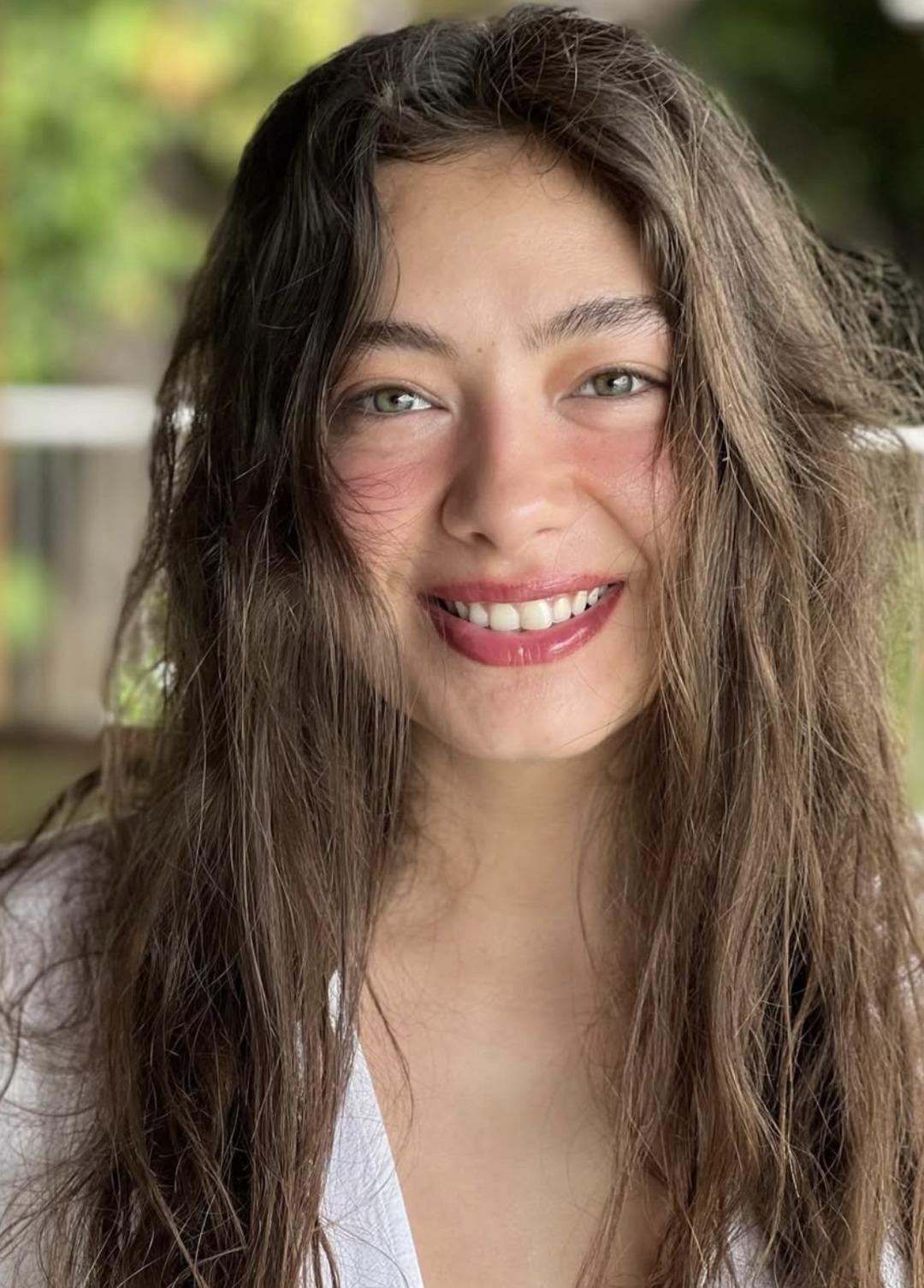 2025’in en güzel kadın oyuncuları belli oldu! Türkiye nin en güzel kadın oyuncusu kim seçildi? 7