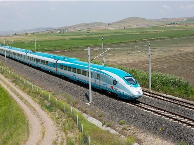 Yeni hızlı trenle Ankara-İstanbul arası 80 dakikaya d&uuml;şecek! Bakan Yardımcısı a&ccedil;ıkladı