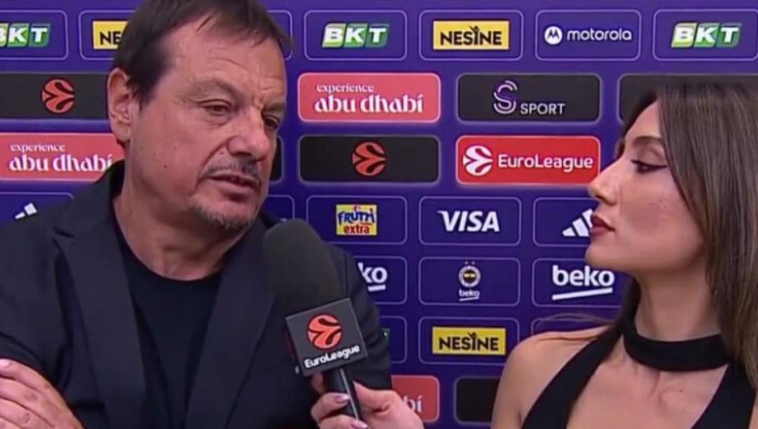 Ergin Ataman dan gece yarısı Fenerbah&ccedil;e taraftarına &ccedil;ok sert tepki: 88 yaşındaki eğitimli anneme... 2