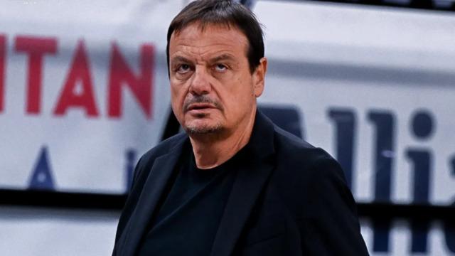 Ergin Ataman'dan gece yarısı Fenerbahçe taraftarına çok sert tepki: 88 yaşındaki eğitimli anneme...