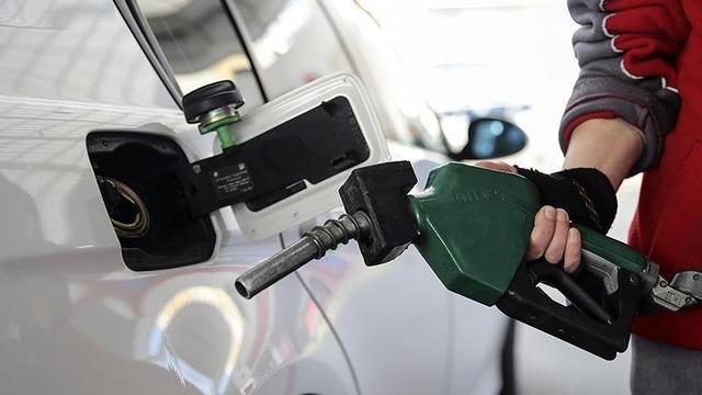 Akaryakıtta tabela tekrar değişti: Bir indirim daha geldi