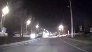 &Ccedil;arptığı motosiklet devrildi, sonra ka&ccedil;tı: O anlar ara&ccedil; kamerasında