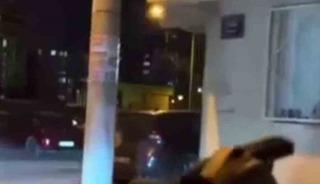 Elinde tabanca ile sokakta ateş edip tehditler savurdu