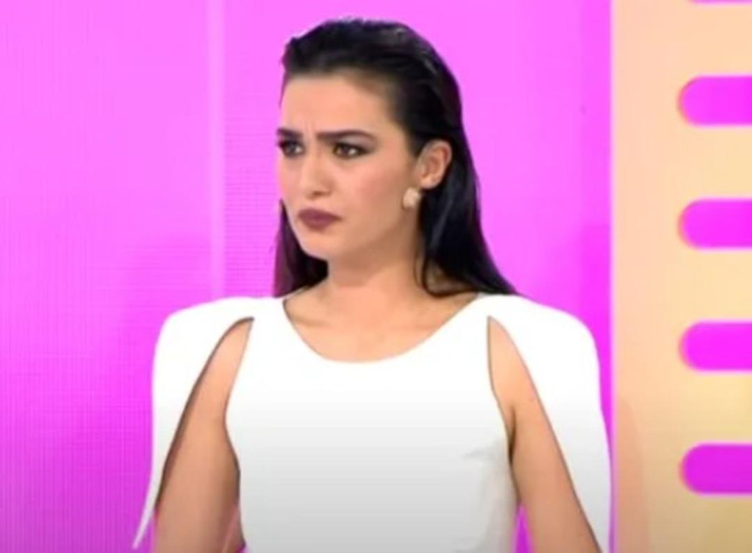 &Ccedil;arkıfelek in efsane hostesi Emel &Ouml;zkızıltaş ın son hali şaşırttı! G&ouml;renler tanıyamıyor  3