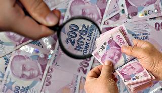 Asgari &uuml;crette 'toplantı &ccedil;ıkışı a&ccedil;ıklamayı' işaret etti! Zam oranında aralık daraldı