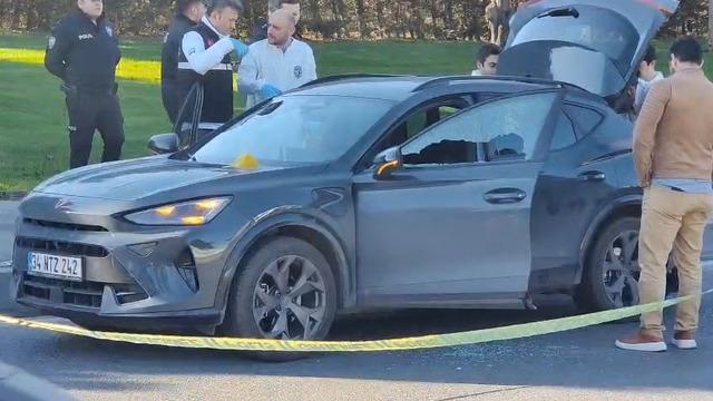 Bakırk&ouml;y'de kanlı infaz: Otomobilin i&ccedil;inde &ouml;ld&uuml;r&uuml;ld&uuml;!