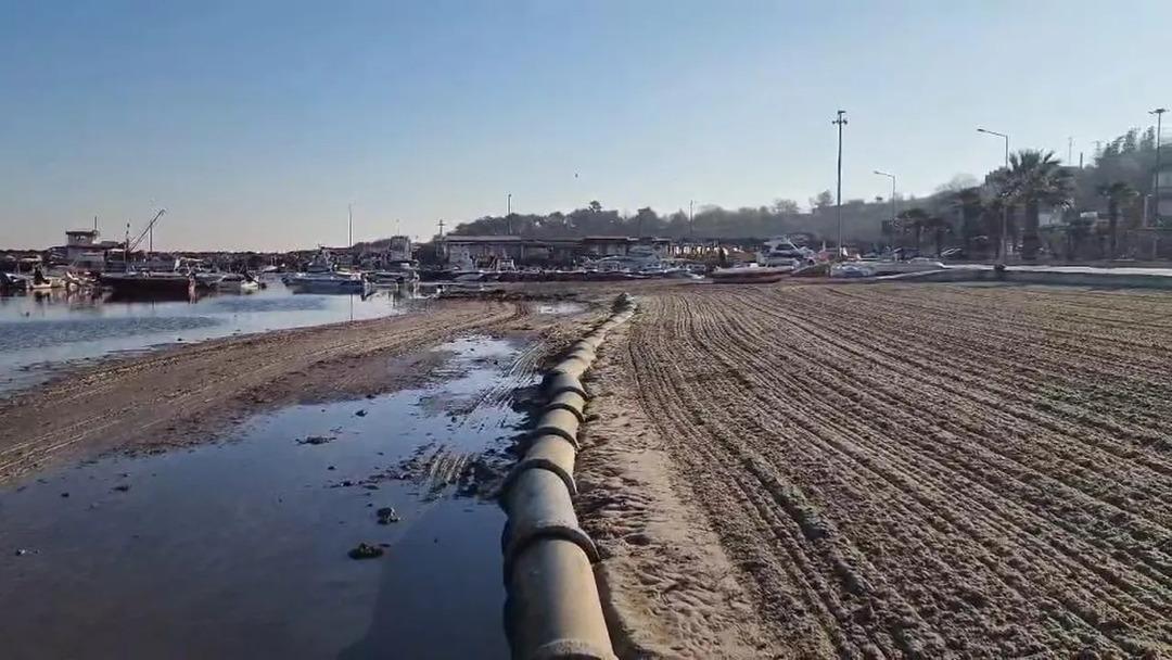  Deniz 20 metre &ccedil;ekildi, kum adacıkları oluştu 1