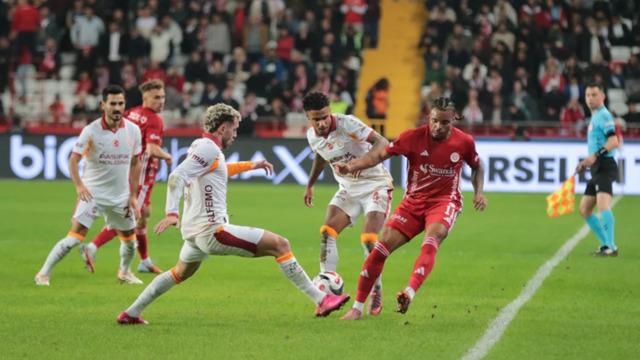 Galatasaray yenilgisi sonu oldu! Antalyaspor Erol Bulut ile yollarını ayırdı