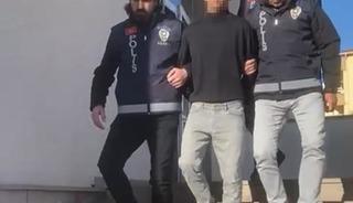 Tartıştığı arkadaşını sokak ortasında bı&ccedil;aklayıp &ouml;ld&uuml;rd&uuml;