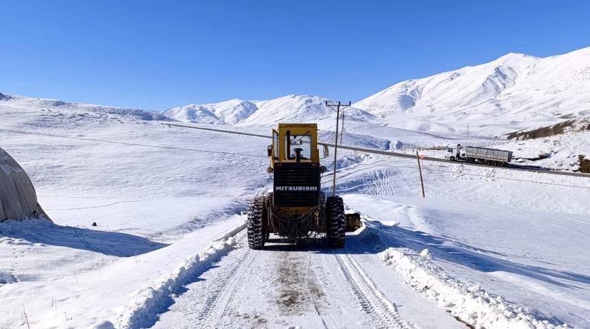 Van&rsquo;da 35 ulaşım yolu kapalı