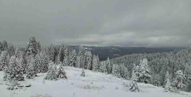 Karla kaplanan Ilgaz Dağı havadan g&ouml;r&uuml;nt&uuml;lendi 4