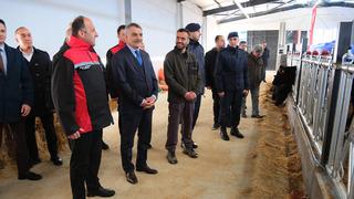 Yozgat'ta devlet desteğinden yararlanan üreticiye 26 damızlık gebe düve verildi