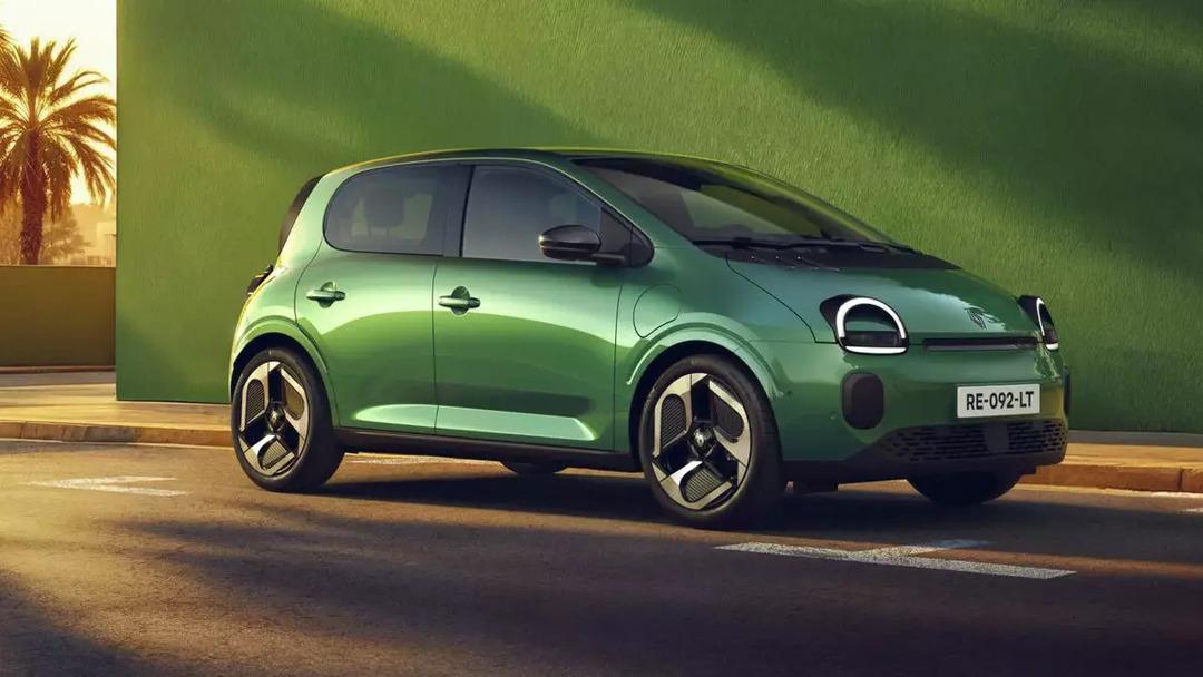 Renault un efsanesi yıllar sonra satışa sunuldu! T&uuml;rkiye fiyatı ne olacak?  2