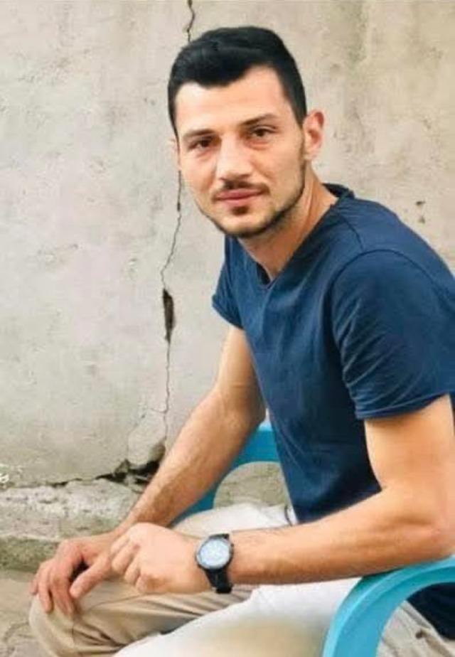 Sultanbeyli&rsquo;de motor kazasında hayatını kaybeden 3 &ccedil;ocuk babası son yolculuğuna uğurlandı 3