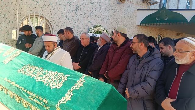 Sultanbeyli’de motor kazasında hayatını kaybeden 3 çocuk babası son yolculuğuna uğurlandı