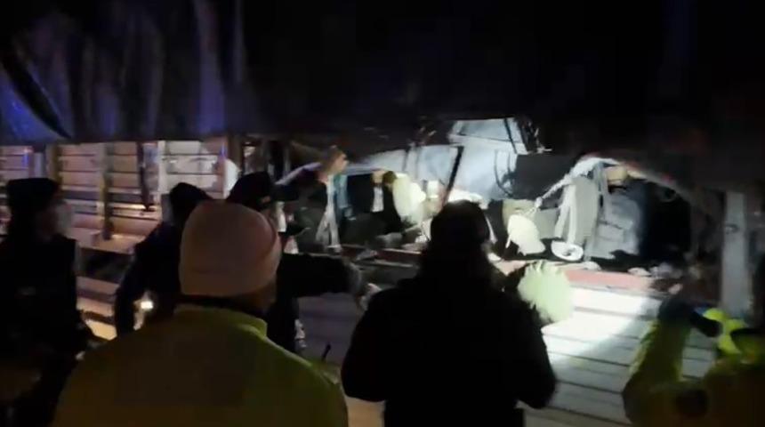 TIR'ın dorsesinde 31 ka&ccedil;ak g&ouml;&ccedil;men yakalandı