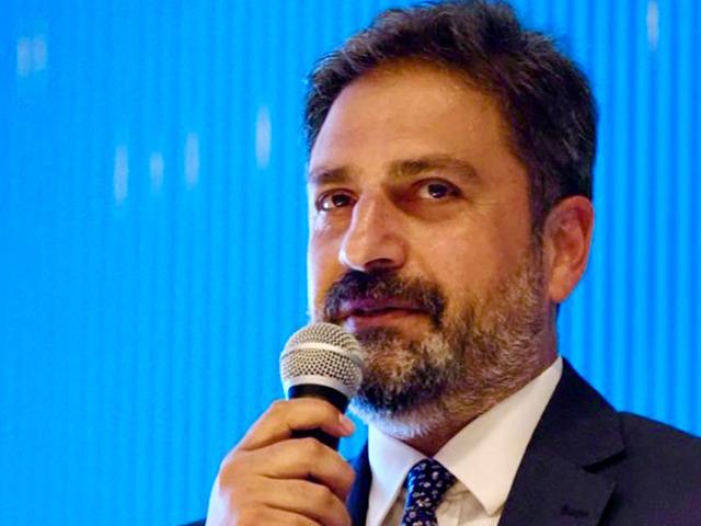 Erhan &Ccedil;elik ekranlara geri d&ouml;n&uuml;yor!