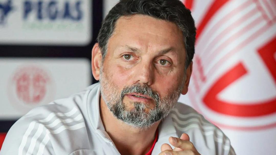 Antalya macerası kısa s&uuml;rd&uuml;! Erol Bulut la yollar ayrıldı 1