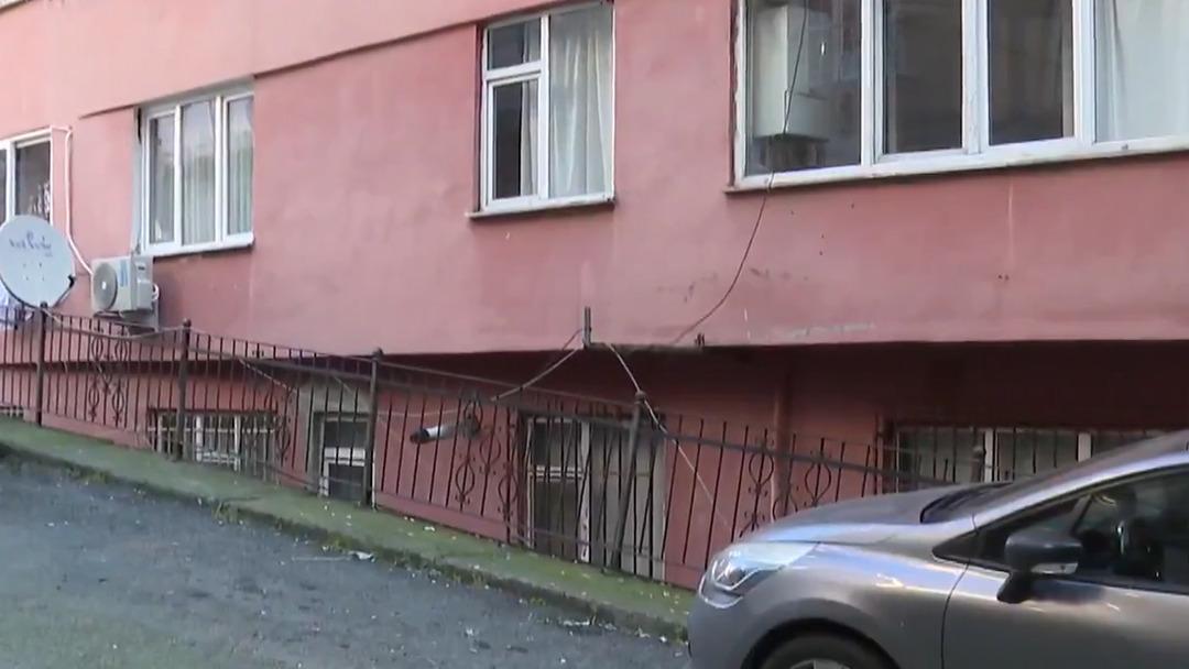 Şişli de feci &ouml;l&uuml;m: Polisten ka&ccedil;mak isteyen &Ouml;zbek kadın ikinci kattan zemine atladı 2